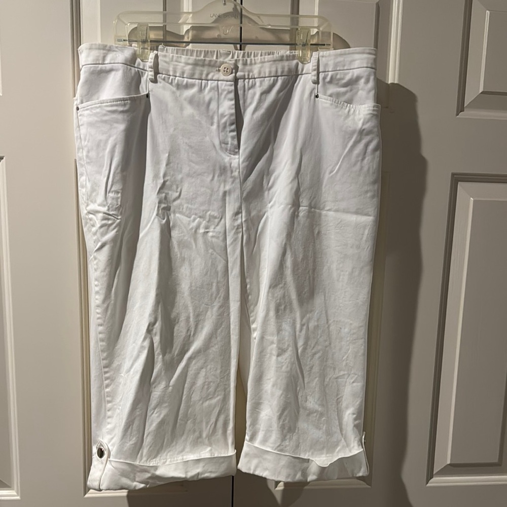 JM Collection White Ankle Cropped Jeans